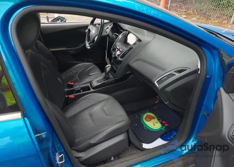 2017 Ford Focus Titanium из США, поврежденный, VIN 1FADP3J26HL221570